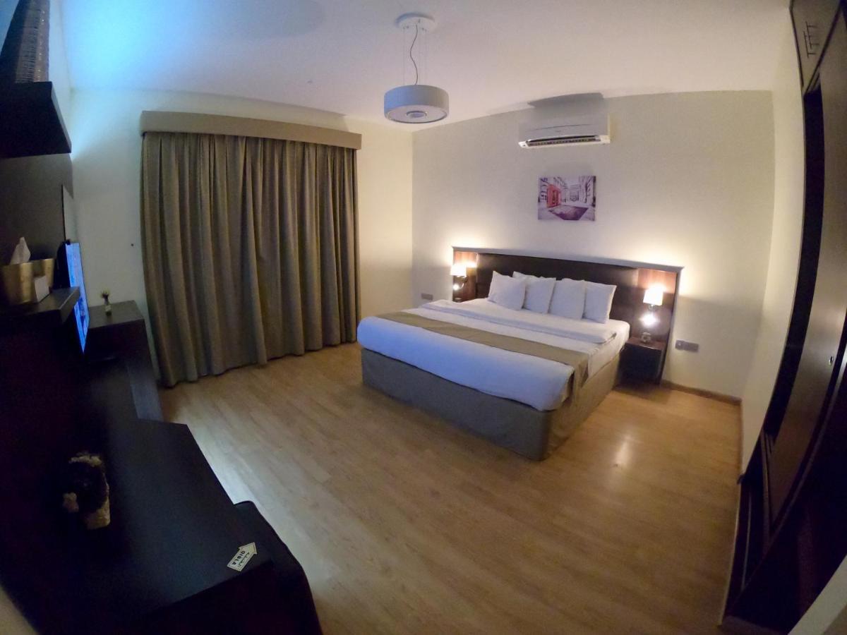 Weekend Hotel & Apartments Maszkat Kültér fotó