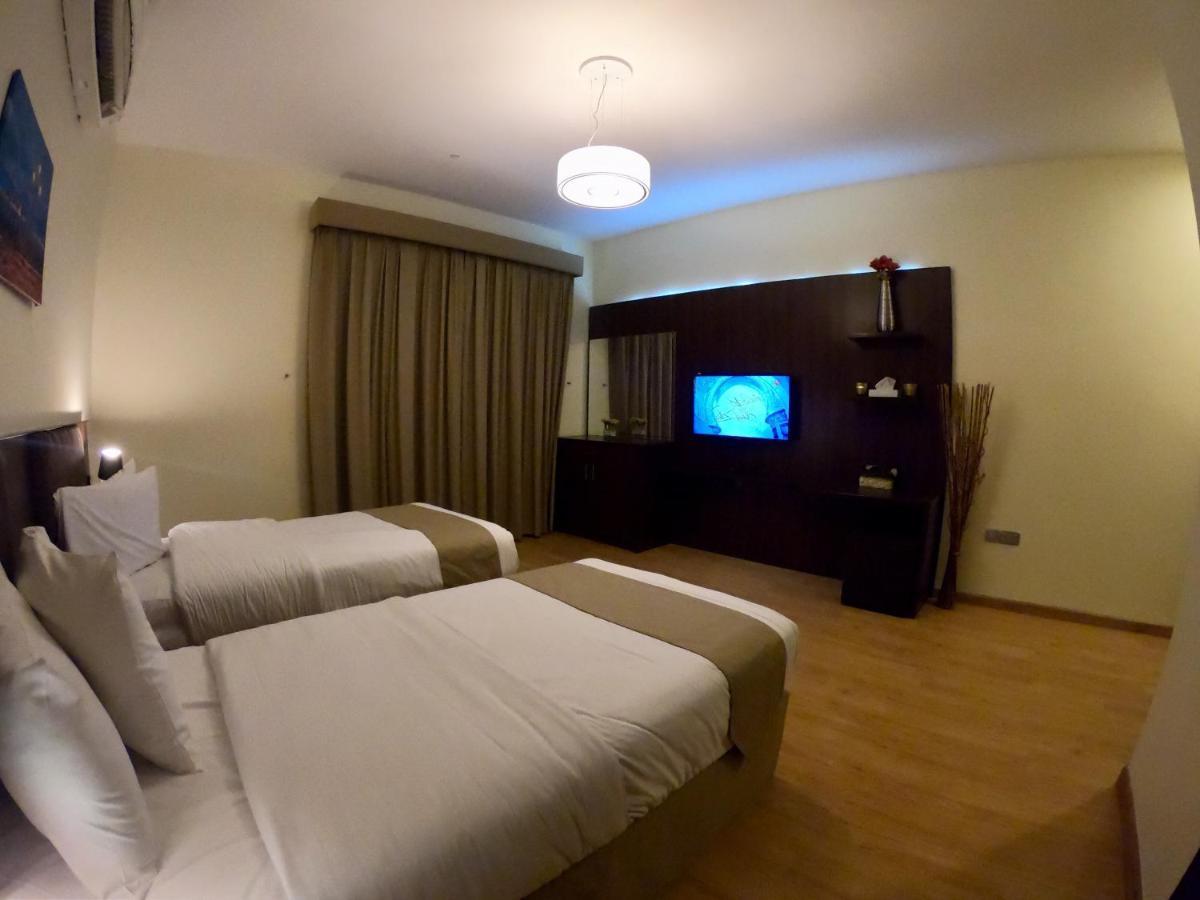 Weekend Hotel & Apartments Maszkat Kültér fotó