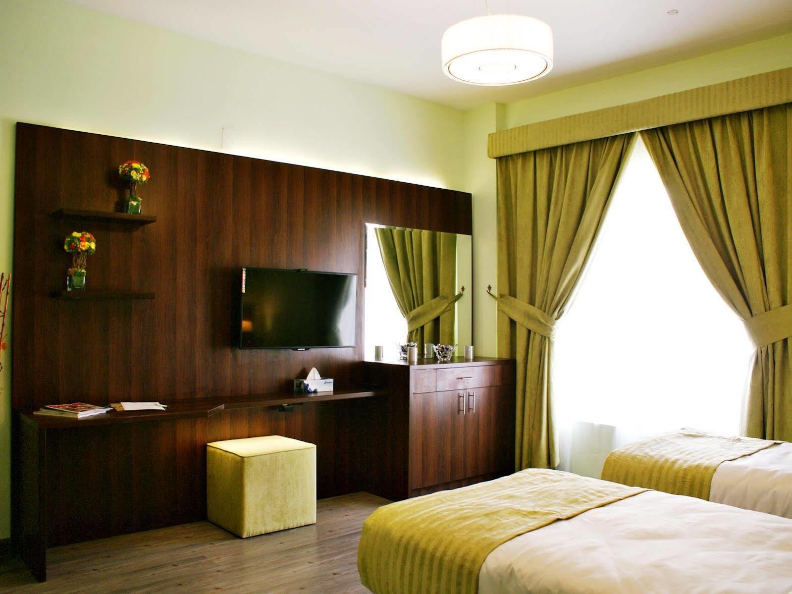 Weekend Hotel & Apartments Maszkat Kültér fotó