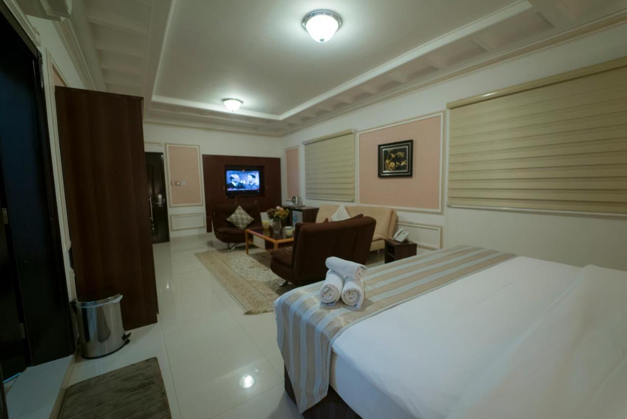Weekend Hotel & Apartments Maszkat Kültér fotó